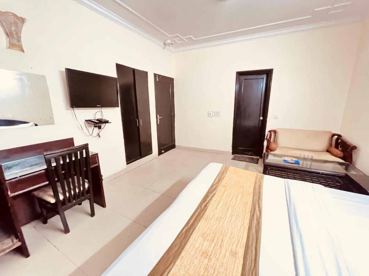 Ashoka Hotel Karol Bagh Delhi Új-Delhi Kültér fotó