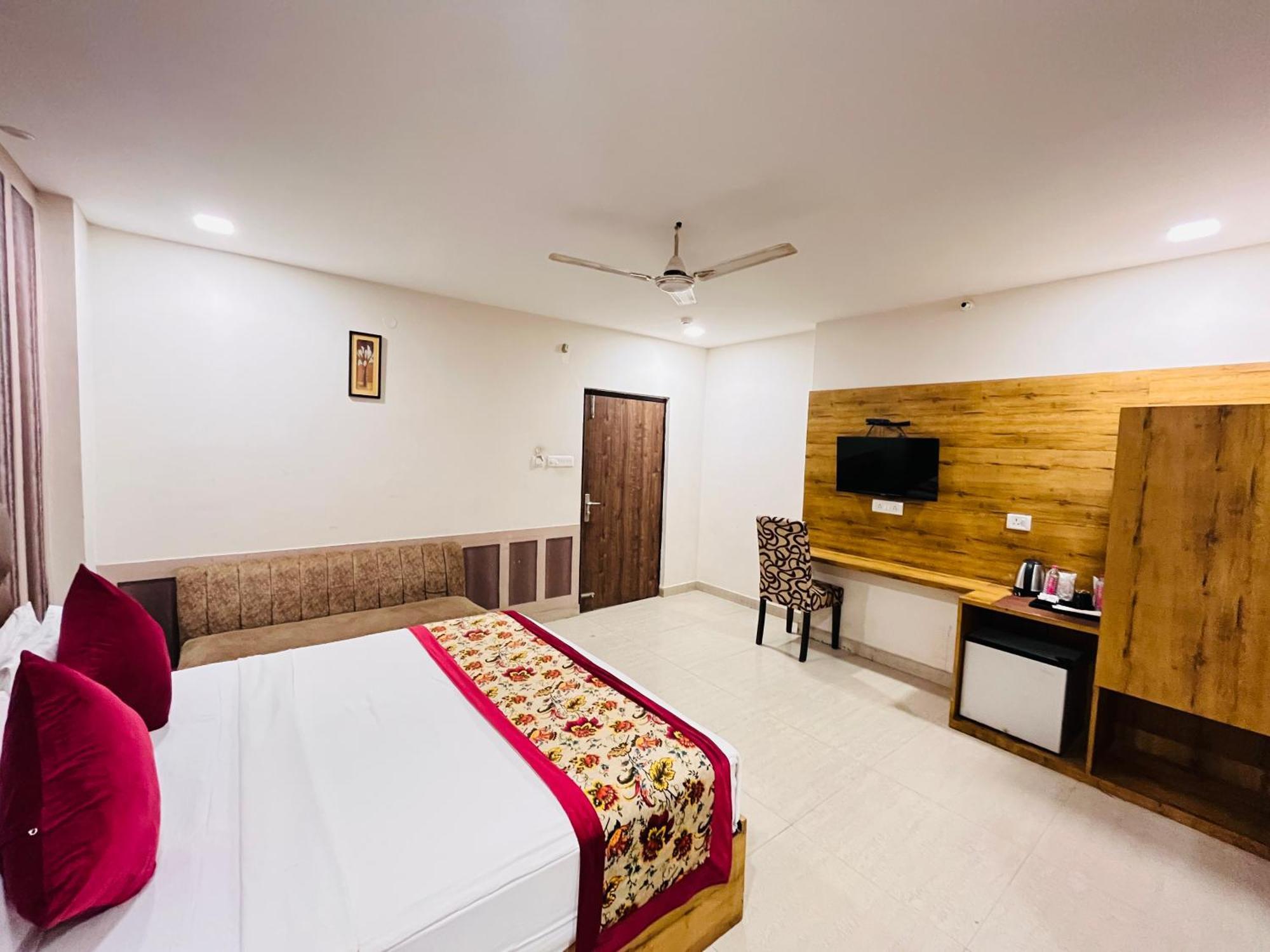 Ashoka Hotel Karol Bagh Delhi Új-Delhi Kültér fotó