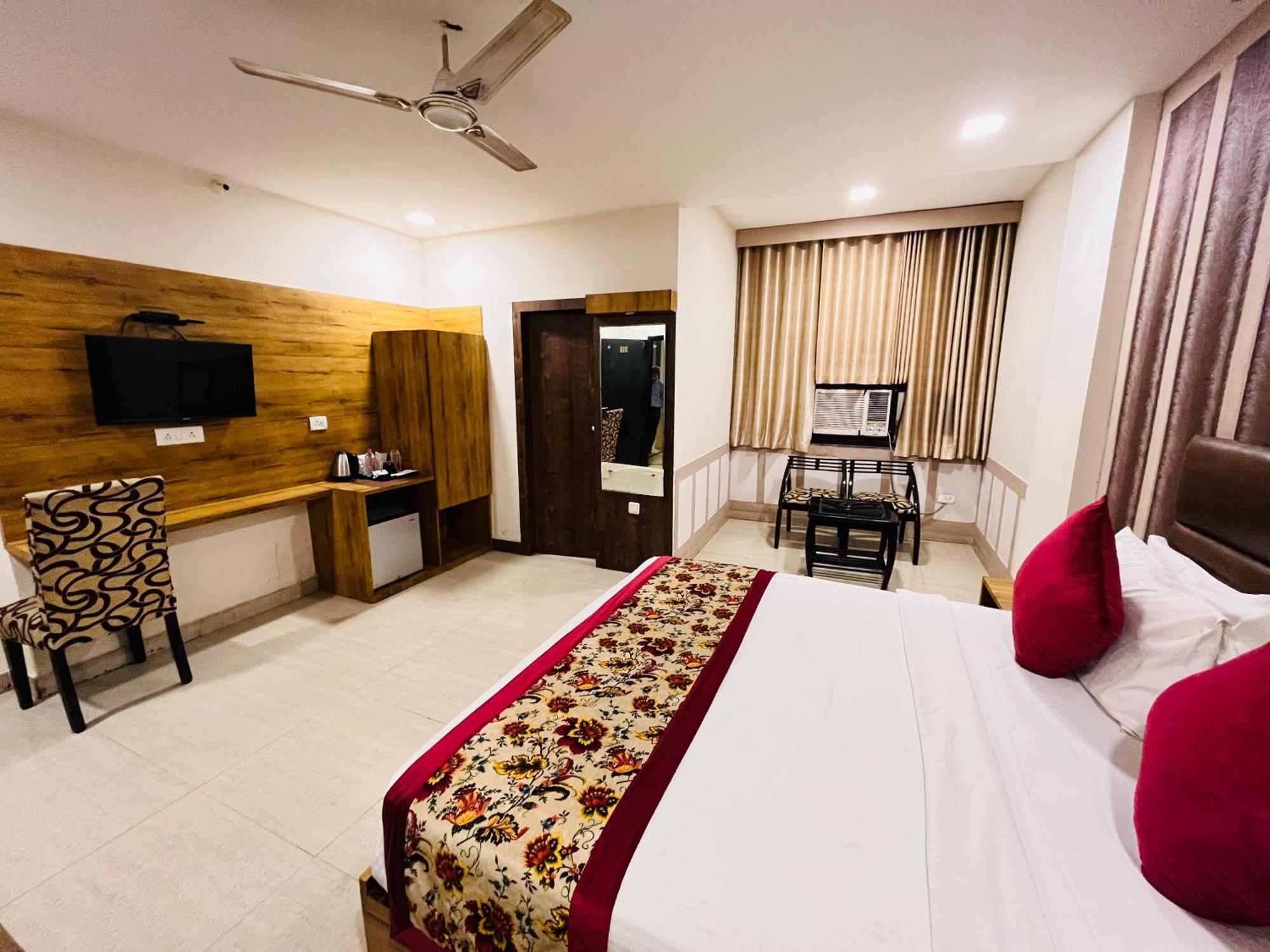Ashoka Hotel Karol Bagh Delhi Új-Delhi Kültér fotó