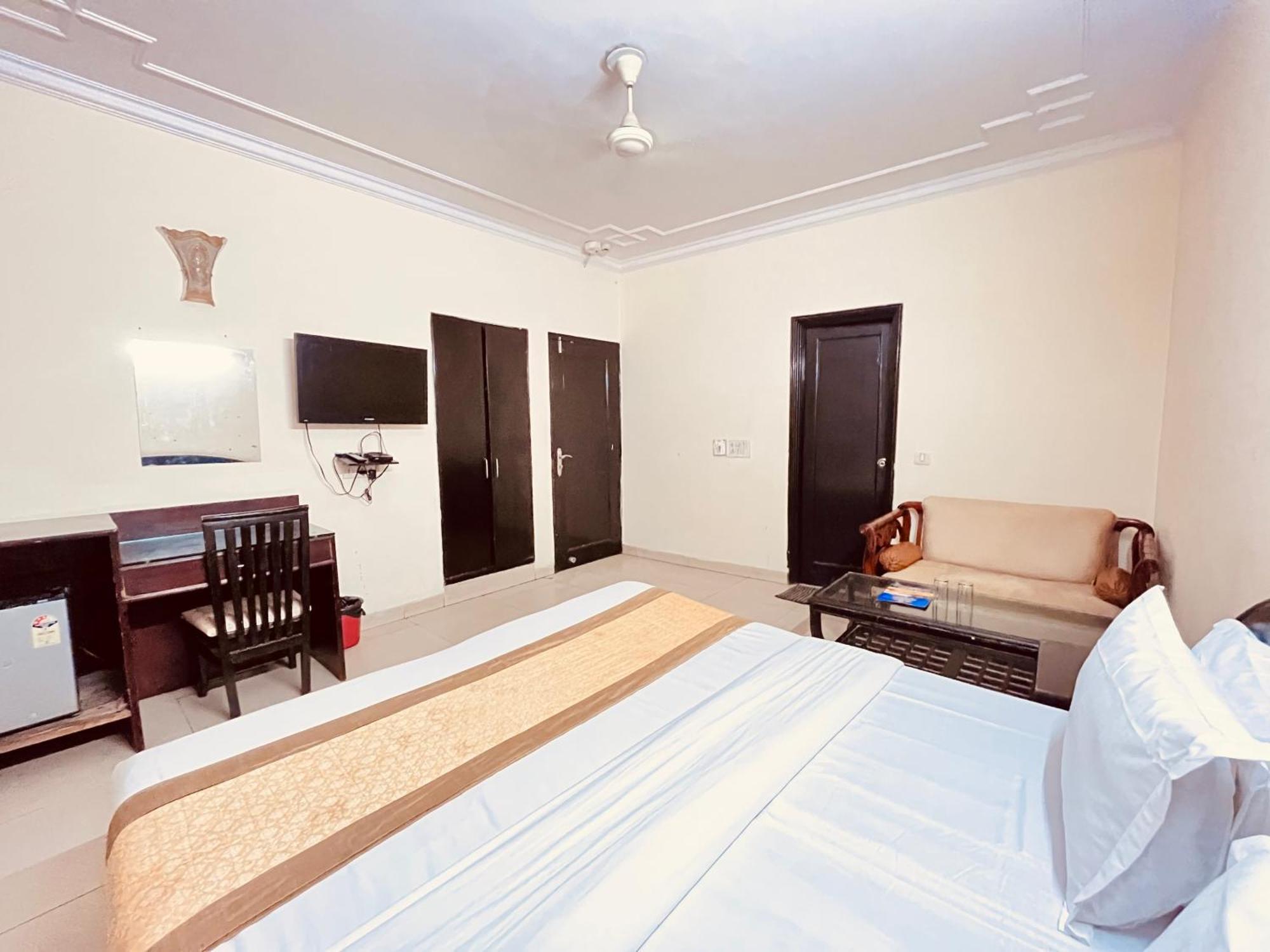 Ashoka Hotel Karol Bagh Delhi Új-Delhi Kültér fotó