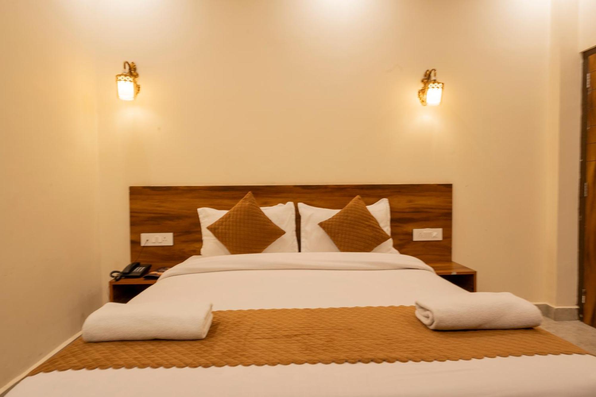Ashoka Hotel Karol Bagh Delhi Új-Delhi Kültér fotó