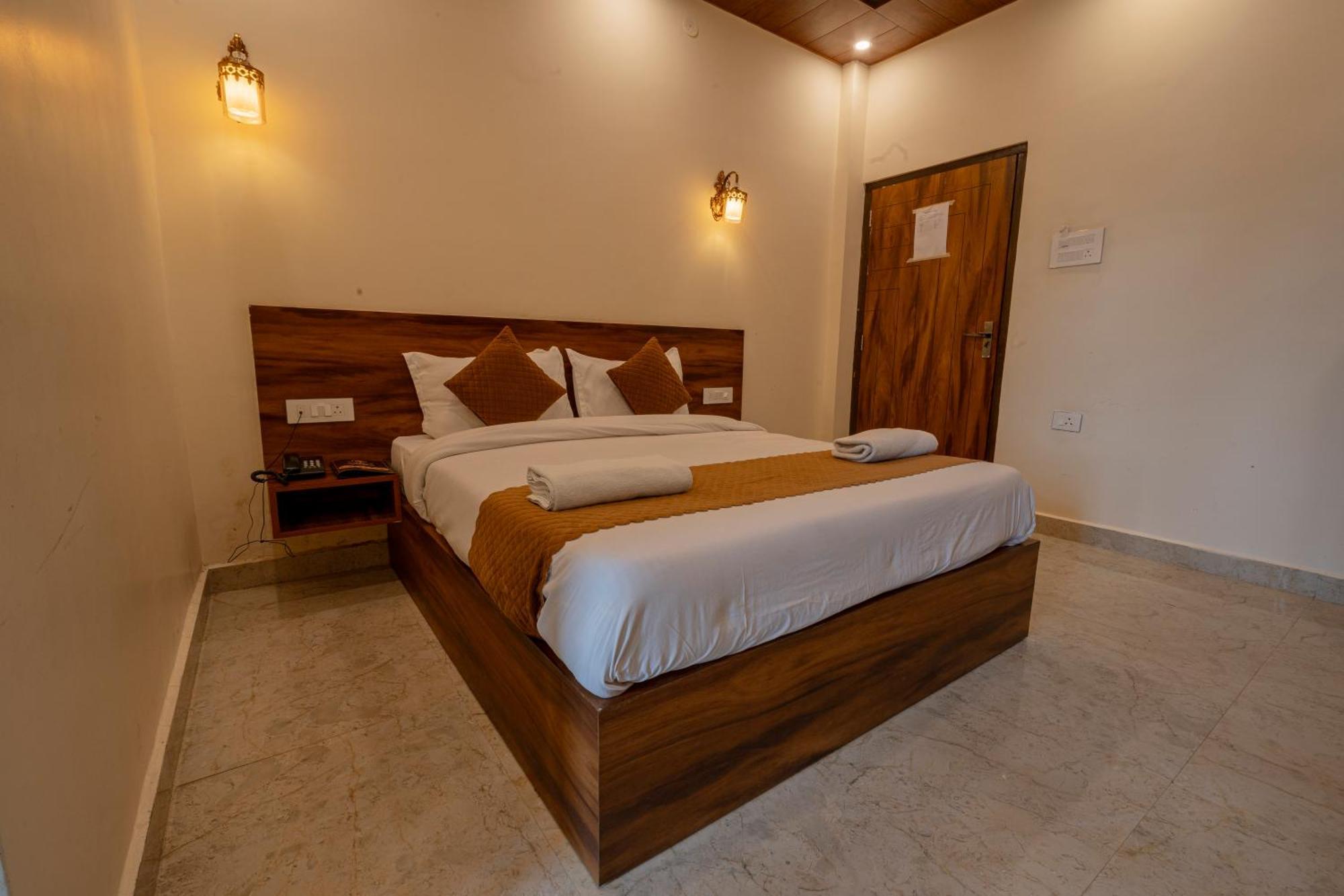 Ashoka Hotel Karol Bagh Delhi Új-Delhi Kültér fotó